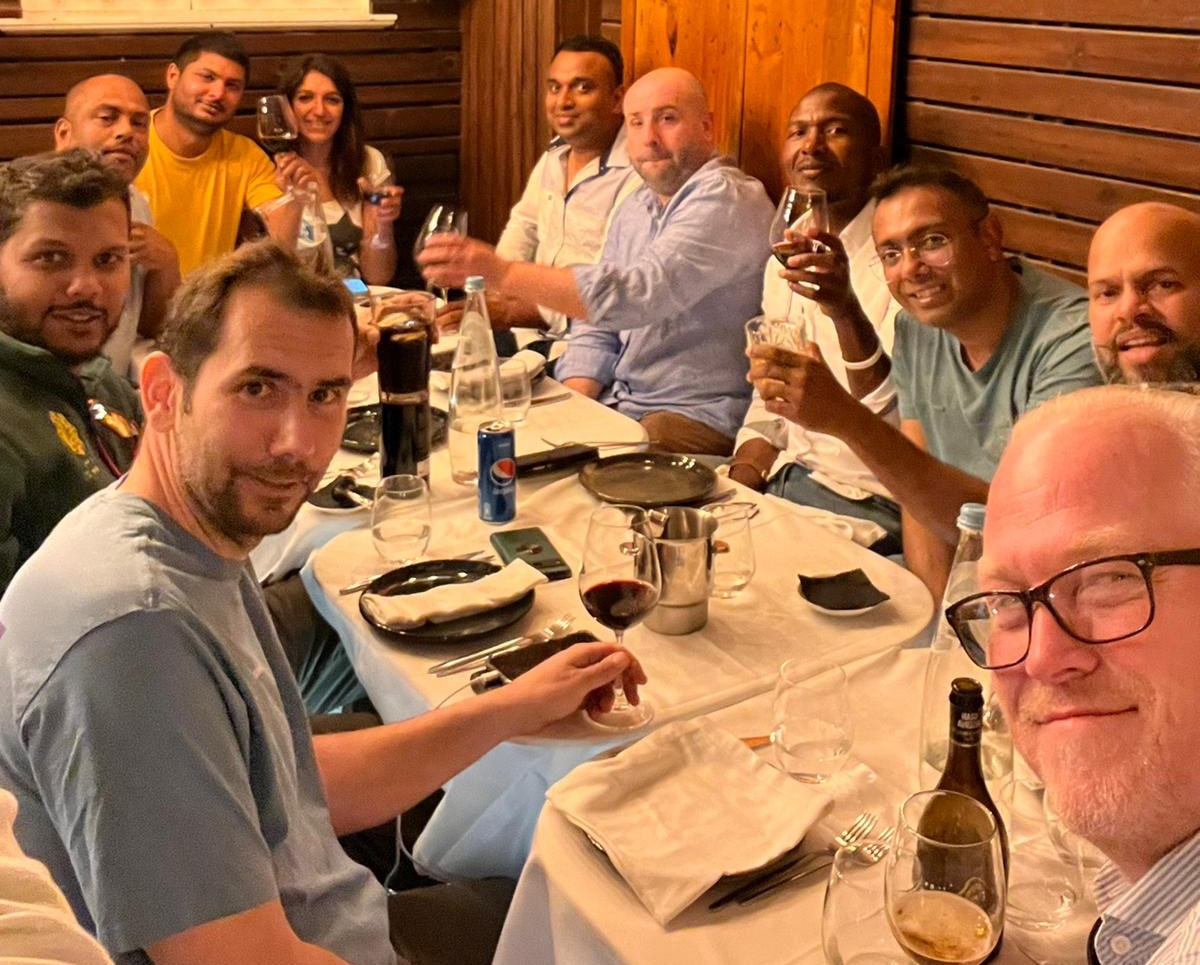 porto-team-dinner1.jpg